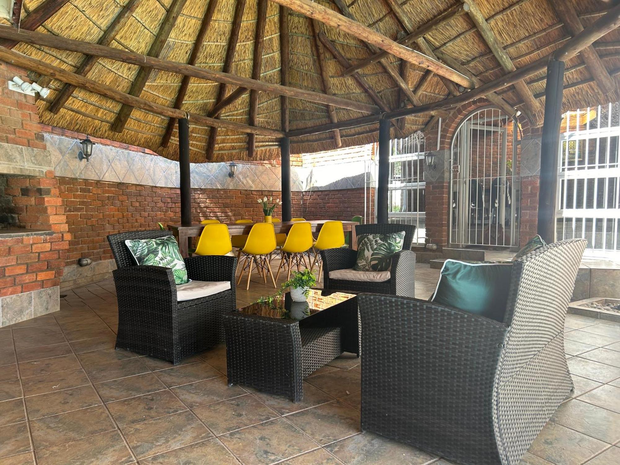 Sibella Guest House Bloemfontein Exterior foto